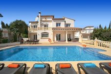 Villa en Benissa - Villa con piscina a 230 m de la playa