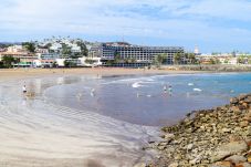 Casa en San Bartolomé de Tirajana - Casa con piscina a 20 m de la playa