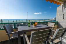 Casa en San Bartolomé de Tirajana - Casa con piscina a 20 m de la playa