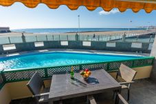 Casa en San Bartolomé de Tirajana - Casa con piscina a 20 m de la playa