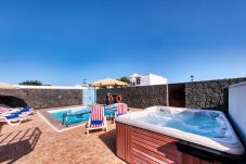 Villa en Playa Blanca - Villa de 4 dormitorios a 2 km de la playa