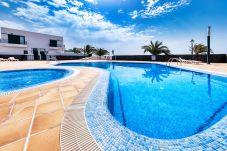 Casa en Costa Teguise - Casa con piscina a 1 km de la playa