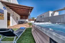 Villa en Puerto del Carmen - Villa para 8 personas a 750 m de la playa